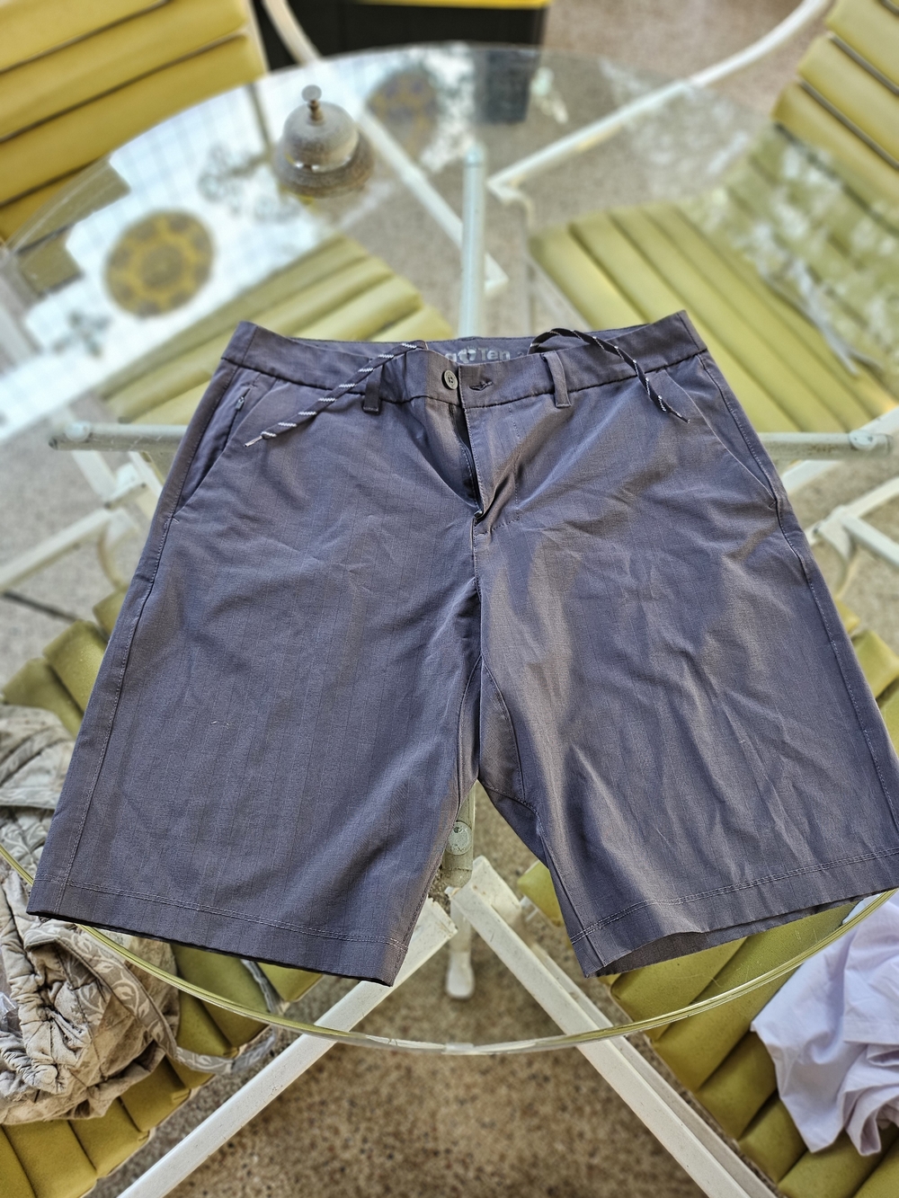 Hang Ten Men's Flat Front Grey Plaid Shorts 36